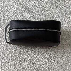 Elegant Black Men's Toiletry Bag